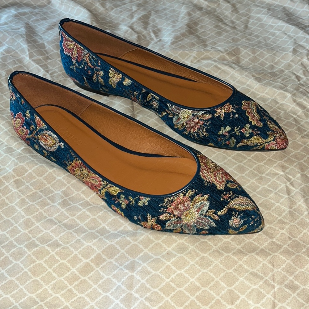 Sundance Versailles Flats Sz 40 (9.5)